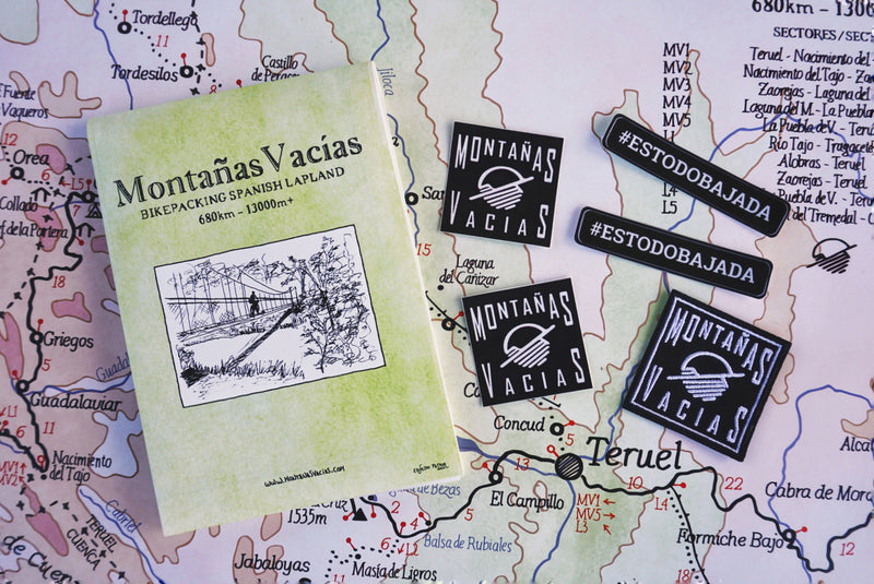 Pack Donativo Montañas Vacías: Parche + Mapa + Pegatinas